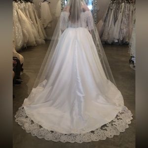 Malis Henderson Lace Cathedral Veil